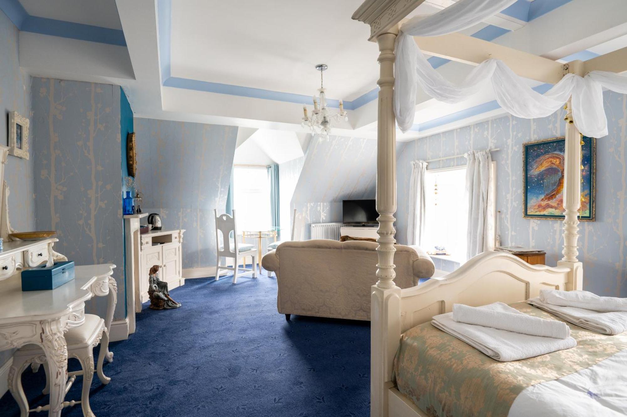 Enchanted Manor Niton Zimmer foto